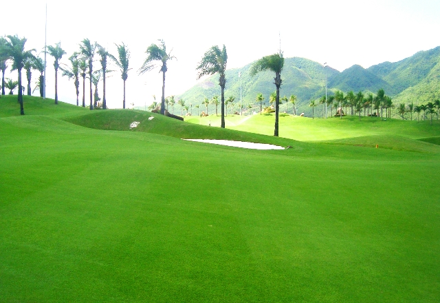 Diamond Bay Golf & Villas (